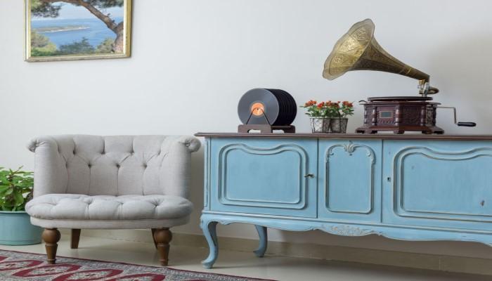 Integrating Vintage Furniture with Modern Decor