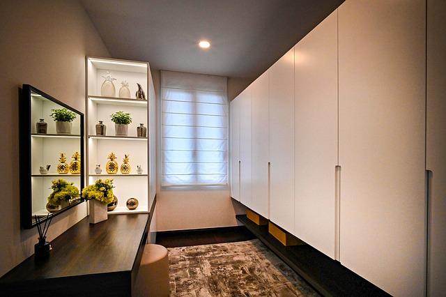 How to Design a Luxurious Walk In Closet That Feels Like a Boutique