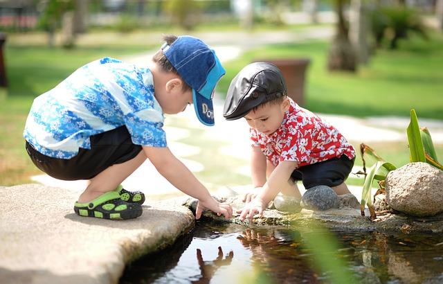 How to encourage healthy relationships with food in children