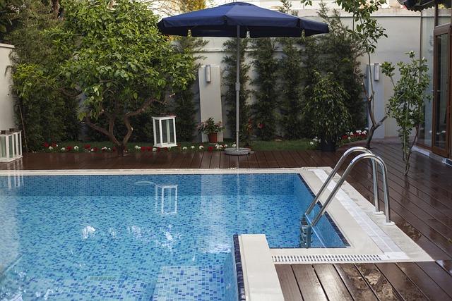 Top Tips for Designing a Luxury Pool Area for Family Fun