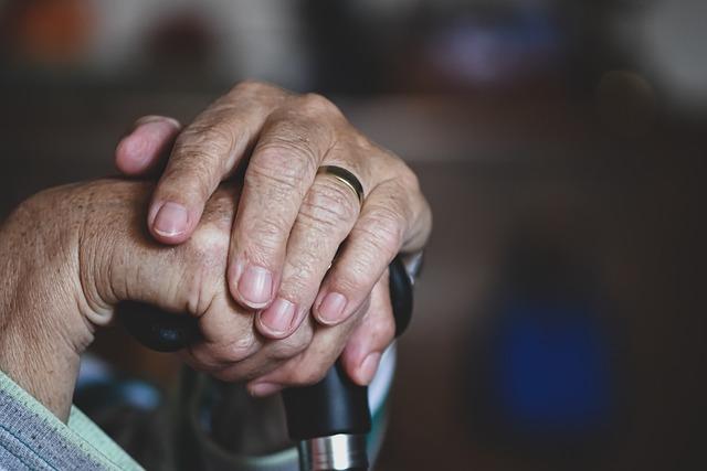 How to select private nursing services for affluent families