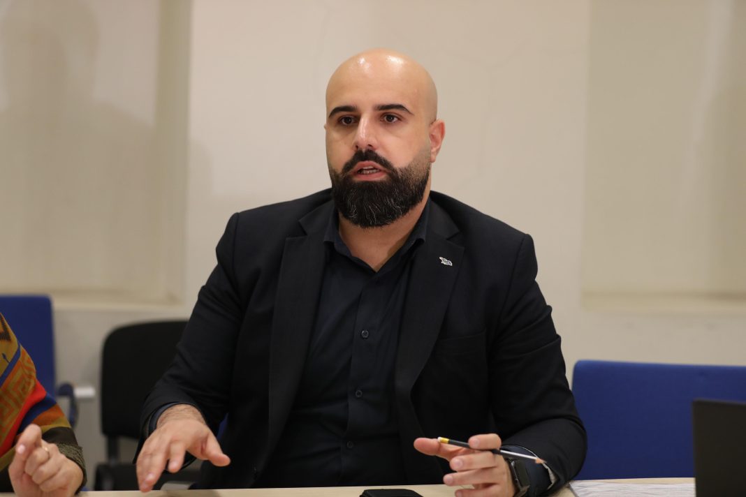 How to Hire a Personal Assistant to Manage Your Busy Family Life