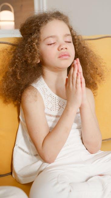 How to maintain emotional balance in children during family crises