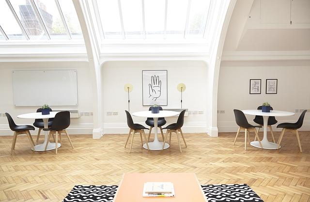 Expert Recommendations Curating Personalized and Intelligent Interiors