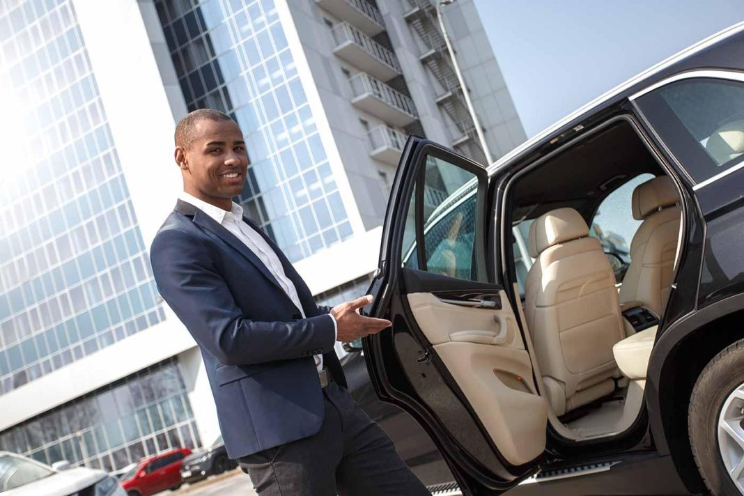 The Benefits of Hiring a Full Time Chauffeur for Your Family’s Needs