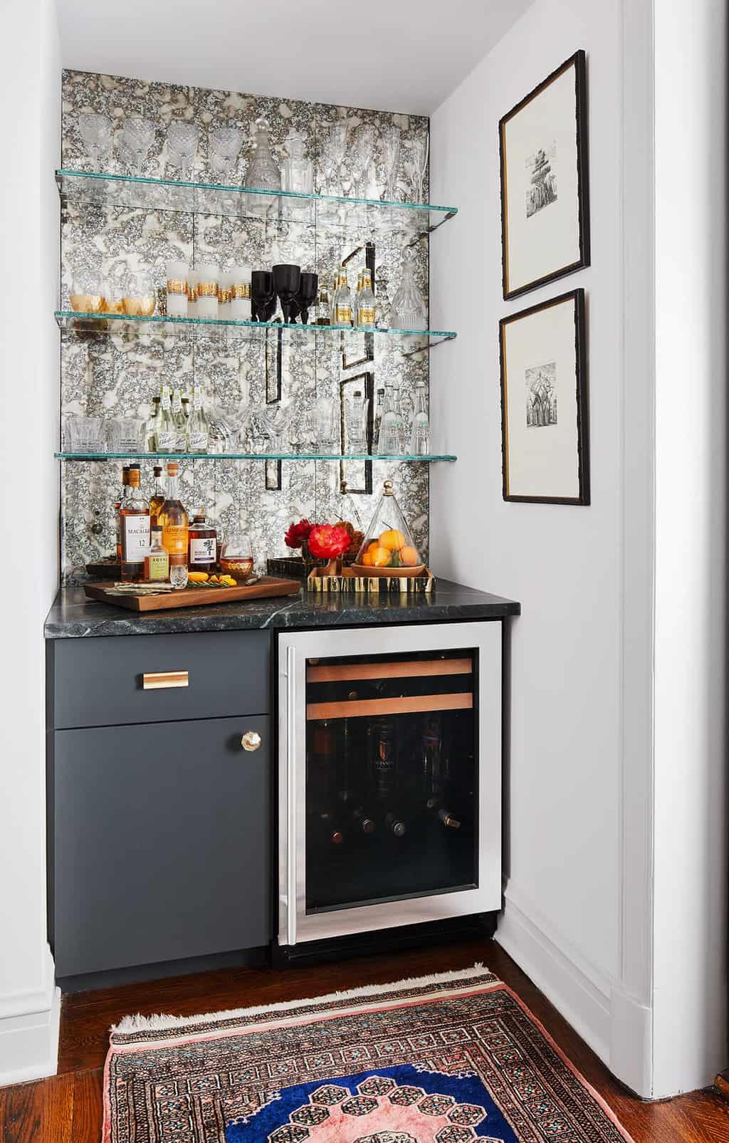 Styling Your Bar with Timeless Elegance and Modern Flair