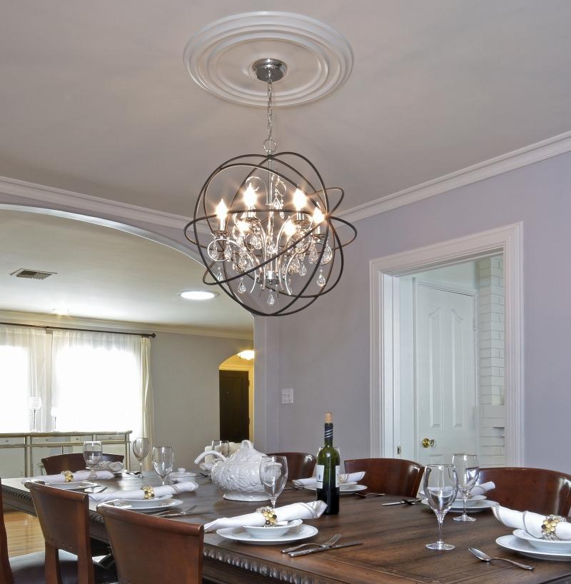 Incorporating Statement Lighting​ for an Opulent Atmosphere